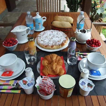 B&B La Casa Nel Bosco 메르고초